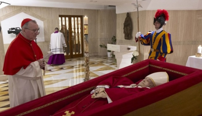 Funeral histórico en el Vaticano: comienza la despedida del Papa argentino