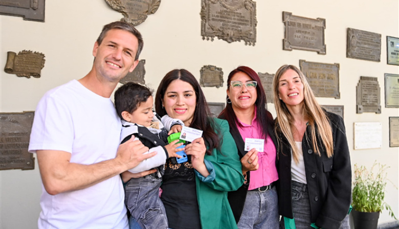 San Vicente entregó 200 carnets a emprendedores del sector alimentario