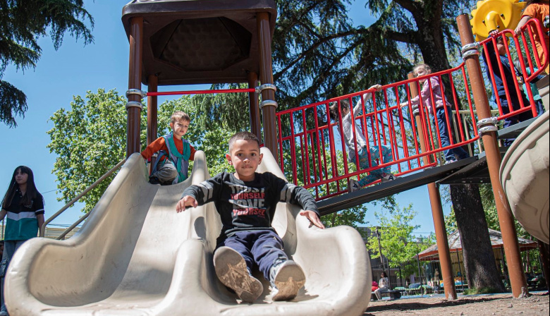 La plaza Belgrano suma juegos y un nuevo circuito saludable