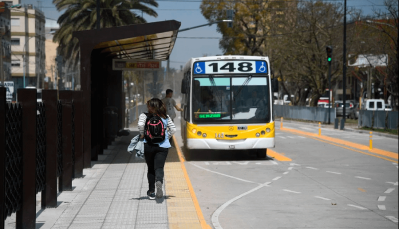 Sin colectivos y con bronca: el paro que paraliza a miles en el sur del GBA