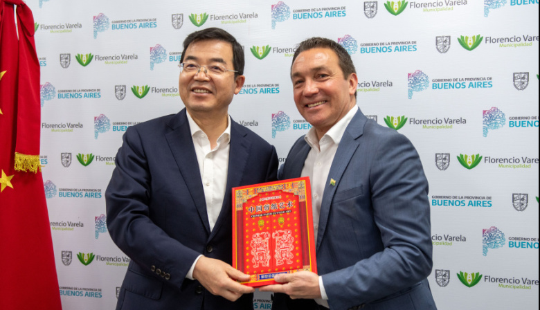 Varela y China sellan un vínculo clave