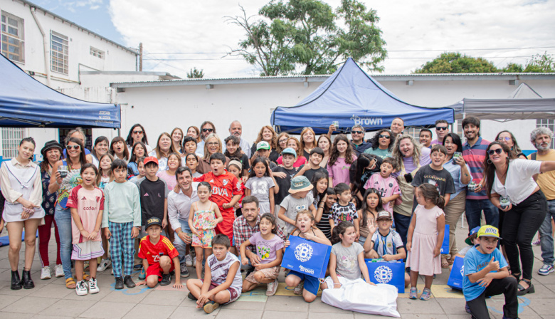 Más de 5 mil chicos ya viven el verano en las escuelas de Brown