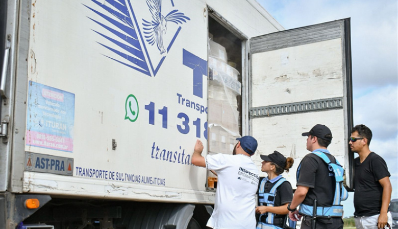 Controles en rutas clave para el transporte y los alimentos
