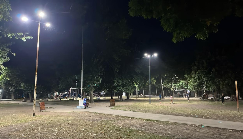 Más luz para el barrio: avanza el recambio LED