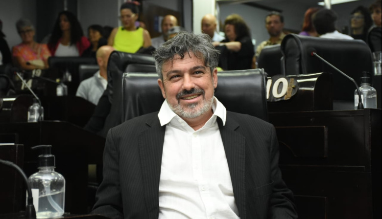 Buffone va por una oficina que audite cada peso