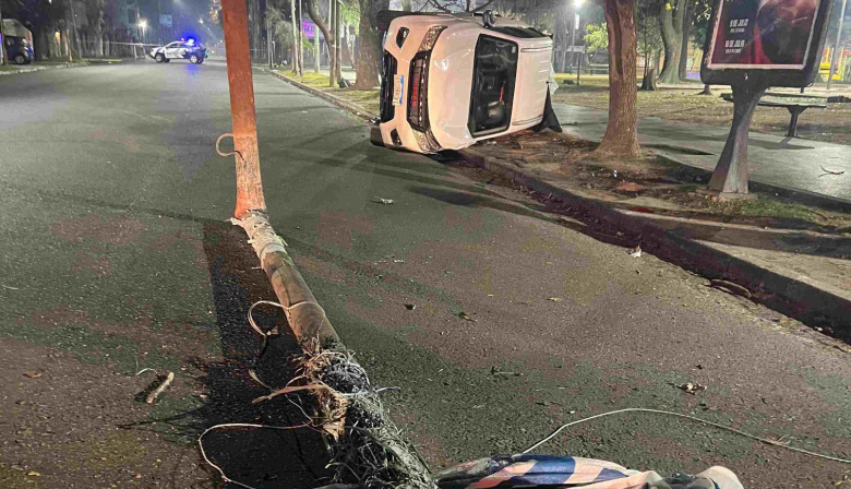 Choque y vuelco en Quilmes