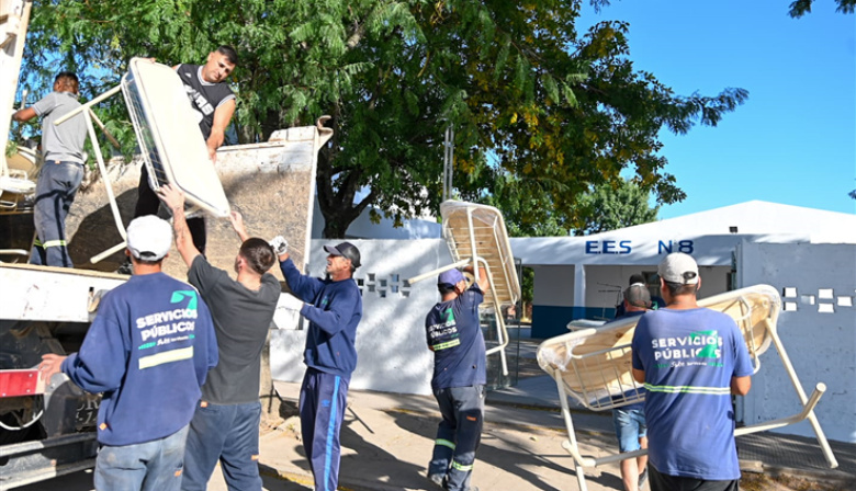 Mobiliario nuevo y más espacios para el deporte