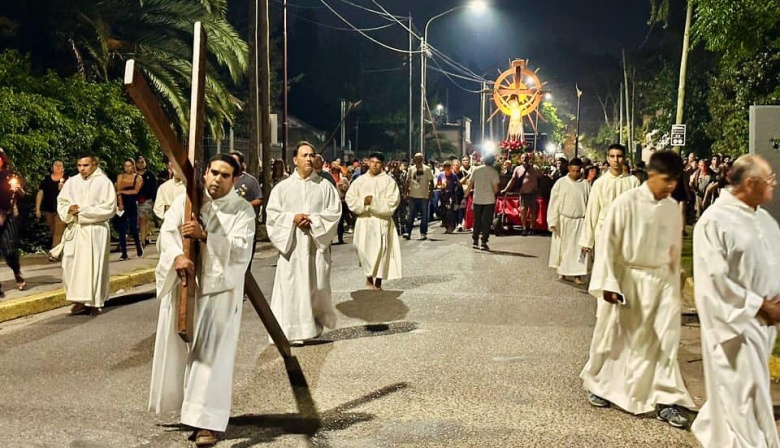 Vía Crucis en cada barrio: la fe que recorrió Brown