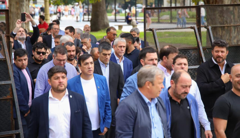 Intendentes marcharon y no fueron recibidos en Casa Rosada