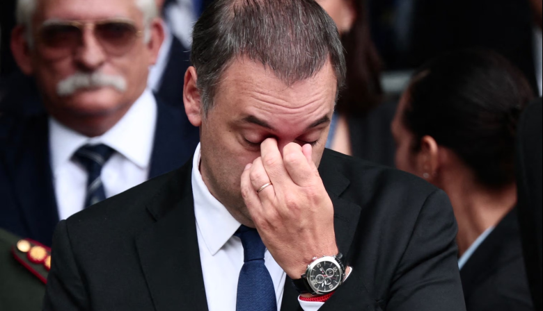 Aruba, dólares y efectivo: el viaje que complica a Adorni