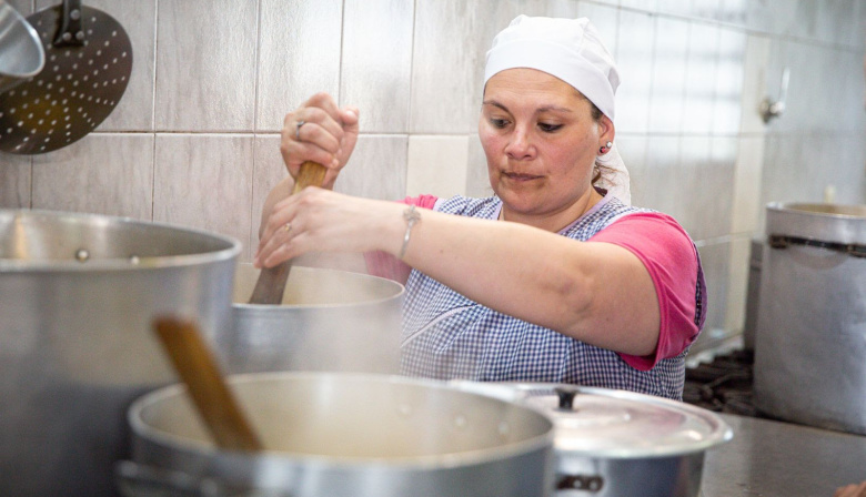Kicillof refuerza la ayuda en plena crisis