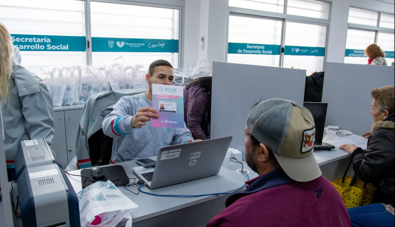 Entregaron 400 pases para viajar gratis en Florencio Varela