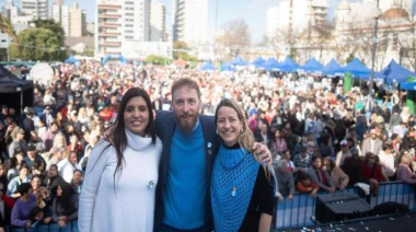 Una fiesta patria que emocionó a miles en Plaza Grigera