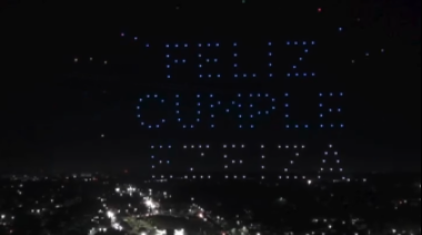 Un cielo de drones para celebrar tres décadas de historia