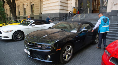 Autos VIP, frontera y famosos