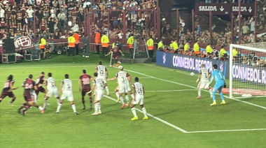 Lanús no se achica y va por la historia