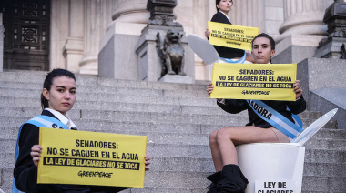 Inodoros, agua y represión frente al Congreso