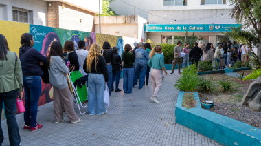 Cientos de vecinos se anotan en los talleres culturales gratuitos