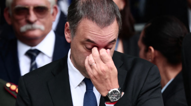 Aruba, dólares y efectivo: el viaje que complica a Adorni