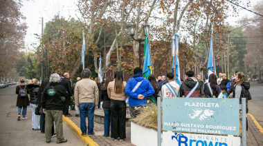 El homenaje que emocionó a Almirante Brown