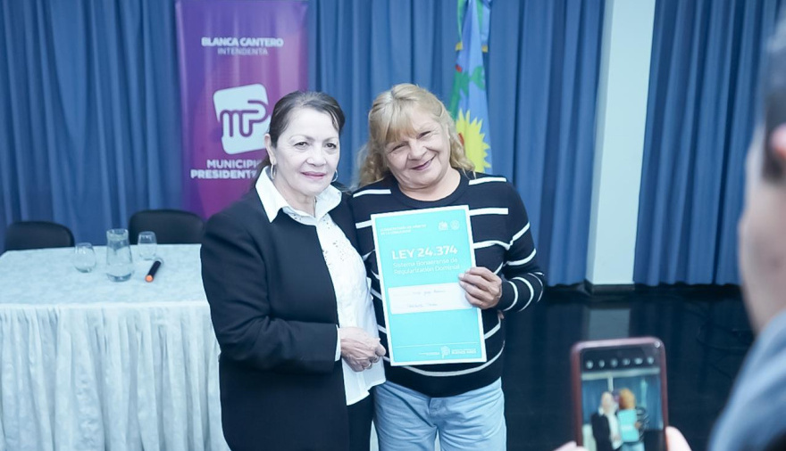 Blanca Cantero: "¿De qué superávit hablan si hay más de mil obras paralizadas?"