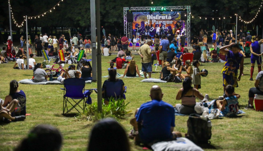 Noches en el parque: música, cine y comida al aire libre