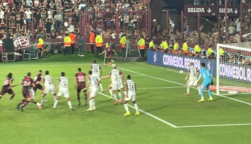 Lanús no se achica y va por la historia