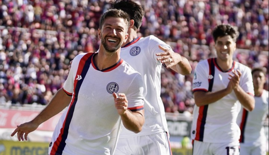 Pegó rápido y lo sostuvo