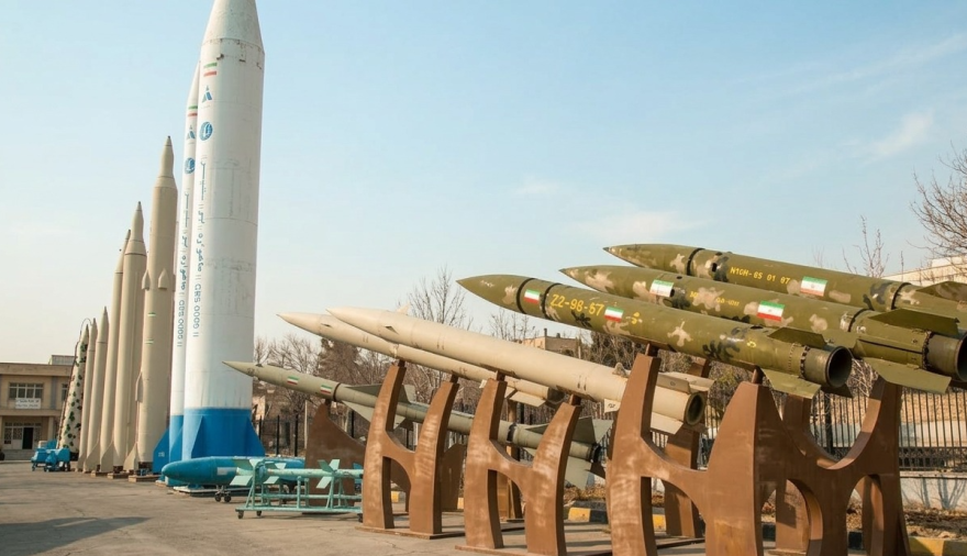 Irán advierte: misiles submarinos listos para entrar en acción