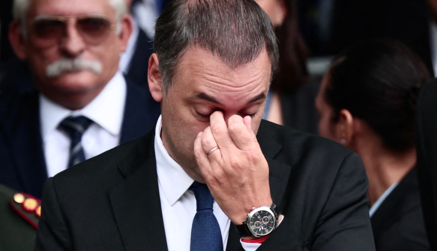 Aruba, dólares y efectivo: el viaje que complica a Adorni