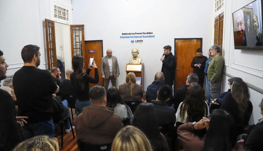 El Salón de los Pasos Perdidos ya lleva el nombre de Manuel Quindimil
