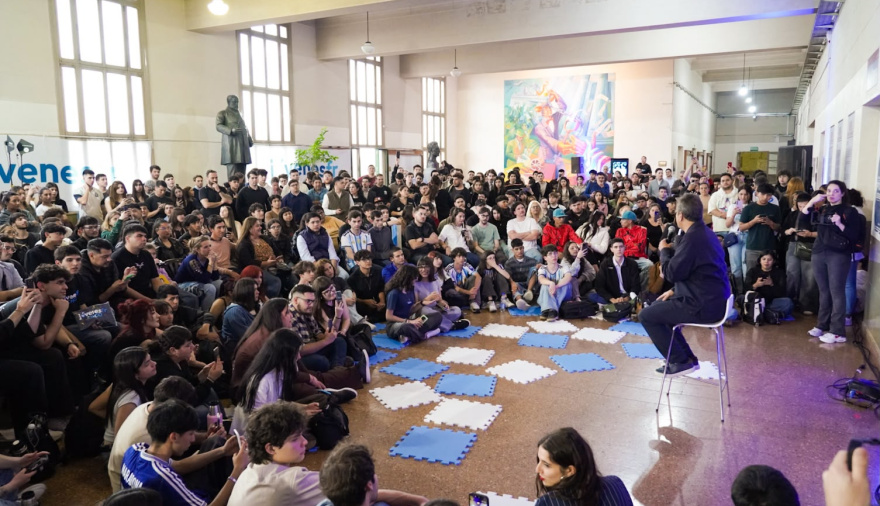 Massa reunió a más de mil jóvenes