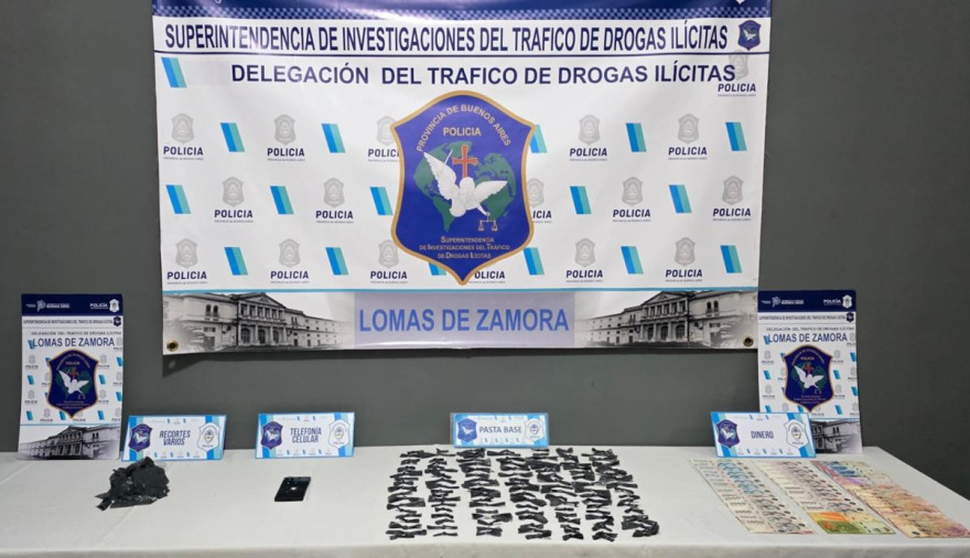 Allanaron un presunto punto de venta de drogas en Glew y secuestraron 134 envoltorios de cocaína