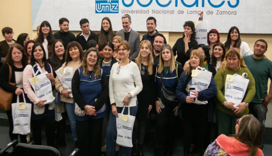 Lomas: más de 170 vecinos se formaron para enseñar a leer y escribir