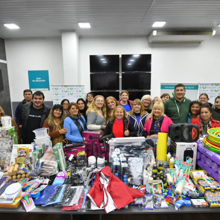 "Quieren vender, arreglar, aprender": talleres gratuitos se renuevan con equipamiento clave