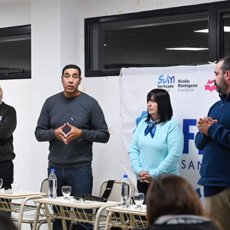 Docentes del Plan FinEs debatieron en San Vicente cómo mejorar la educación para adultos