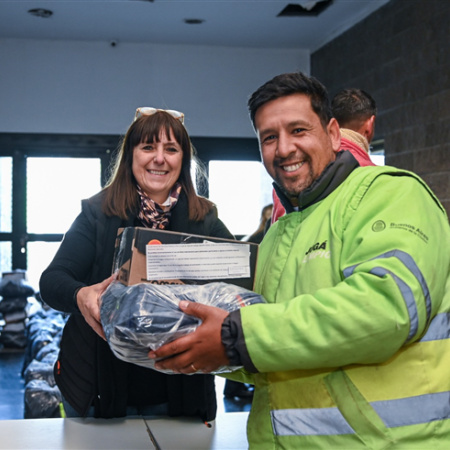 San Vicente equipó a 380 trabajadores con ropa y calzado para el invierno