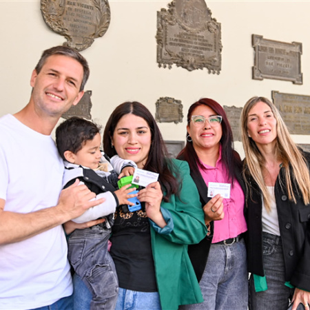 San Vicente entregó 200 carnets a emprendedores del sector alimentario
