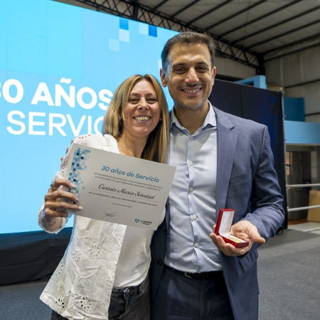 Reconocimiento a décadas de servicio en Lanús