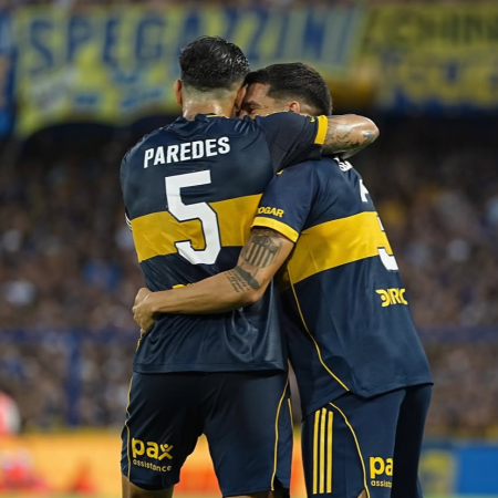 Sin brillar, Boca hizo los deberes y ganó