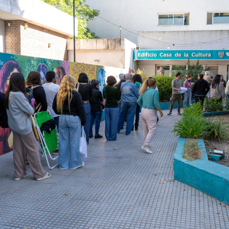 Cientos de vecinos se anotan en los talleres culturales gratuitos