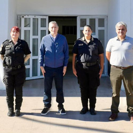 Refuerzo en las calles: Gray supervisó la fuerza barrial