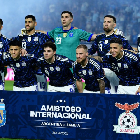 Messi marcó el camino y Argentina aplastó antes del Mundial