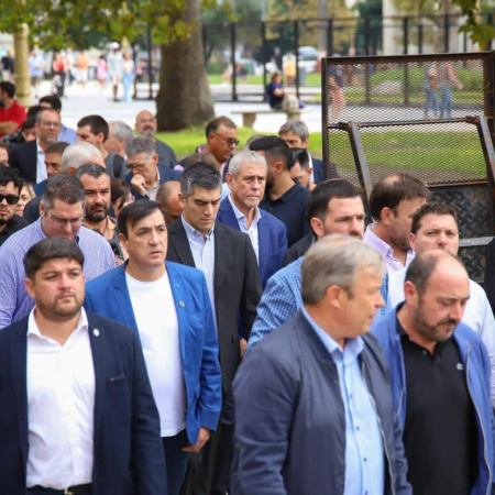 Intendentes marcharon y no fueron recibidos en Casa Rosada