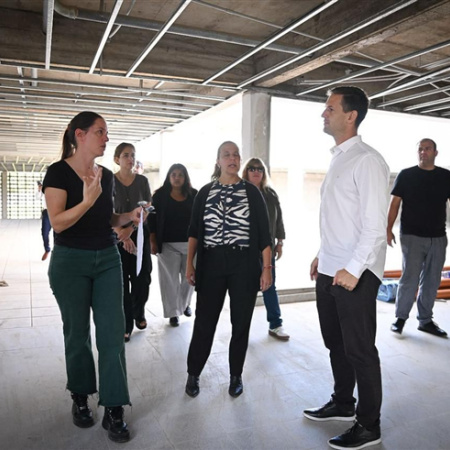 San Vicente reanima escuelas frenadas