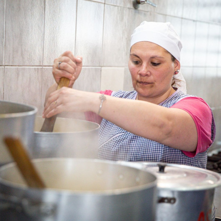 Kicillof refuerza la ayuda en plena crisis