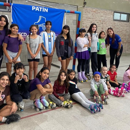 Comenzó el ciclo 2026 del taller municipal de patín artístico