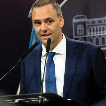 Adorni, bajo la lupa por una mansión millonaria