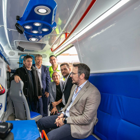 Cascallares y Kicillof entregan nueva flota a servicios públicos