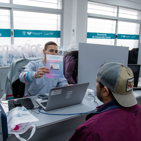 Entregaron 400 pases para viajar gratis en Florencio Varela